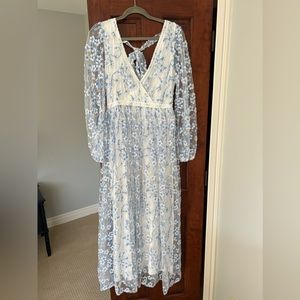 NWOT blue & white maxi dress with tie open back, size M.